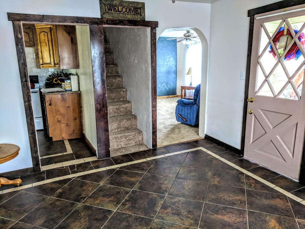 Vintage Cozy Family Home Near National Parks セント・アンソニー エクステリア 写真