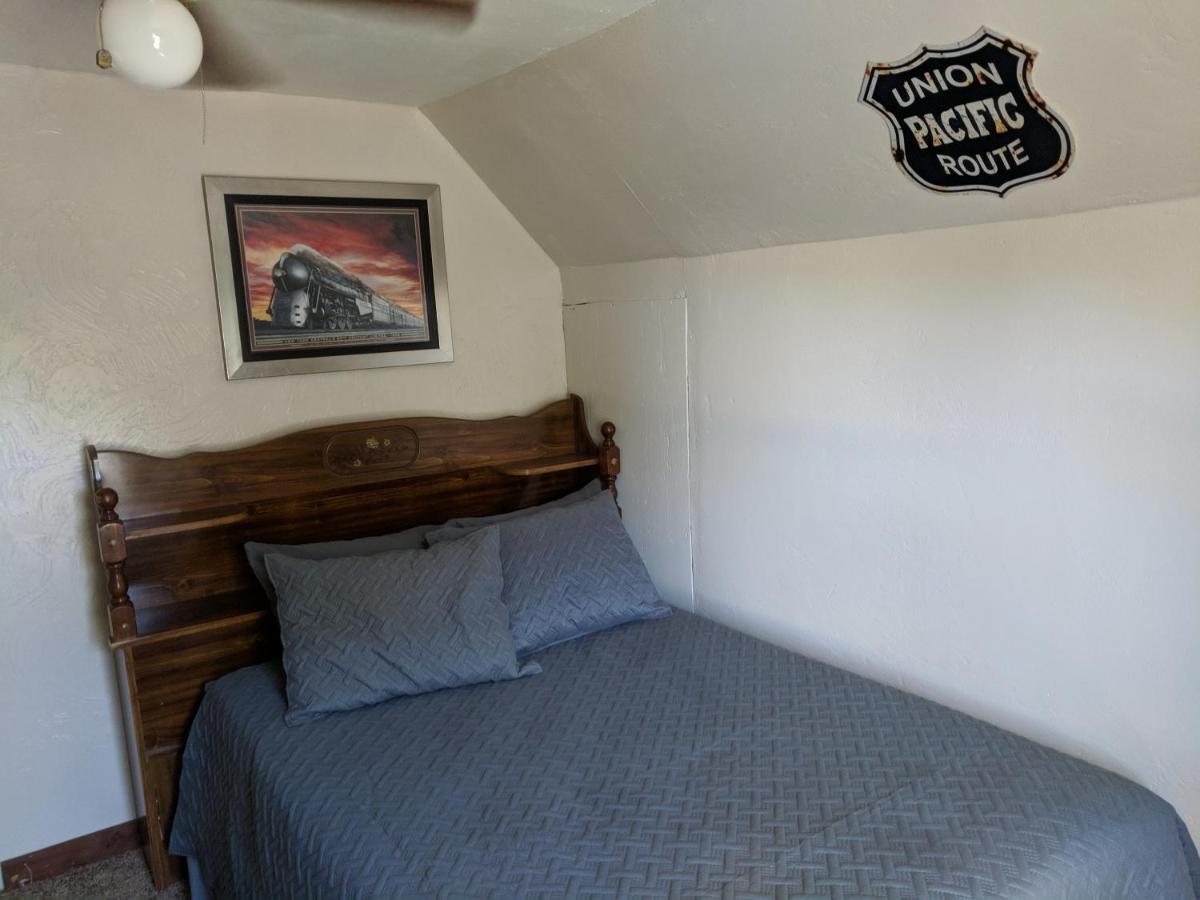 Vintage Cozy Family Home Near National Parks セント・アンソニー エクステリア 写真